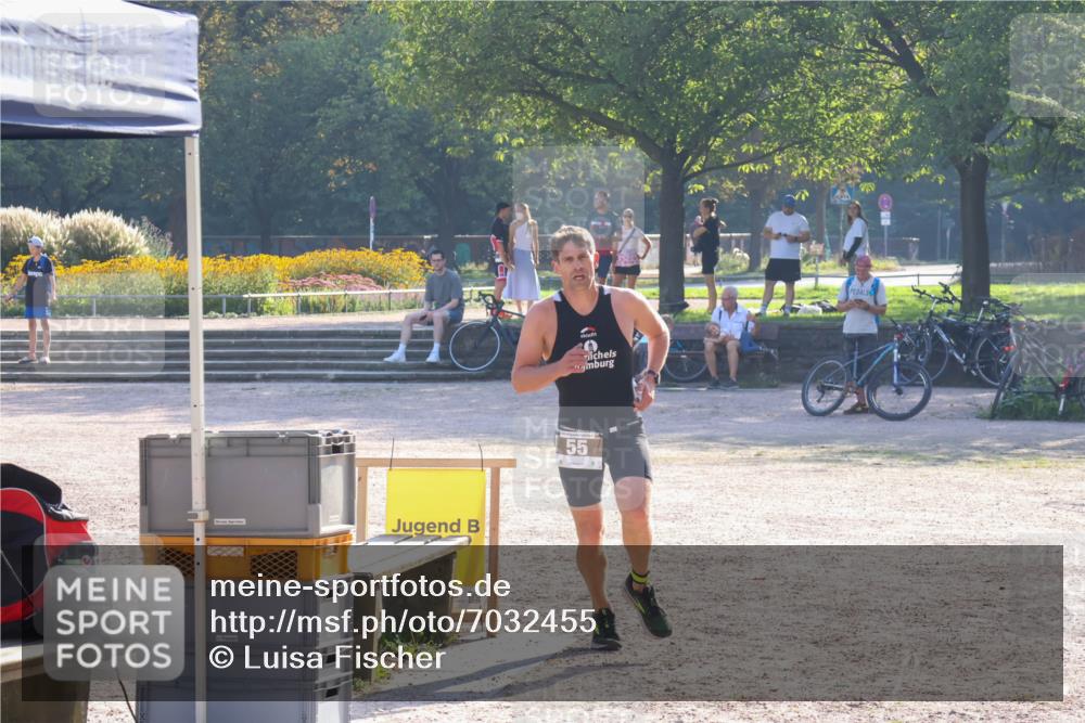 08.09.2024 - Stadtparktriathlon Luisa Fischer http://msf.ph/oto/7032455 08.09.2024 09:50:56 Ziel 55 meine-sportfotos.de