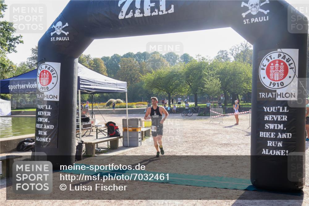 08.09.2024 - Stadtparktriathlon Luisa Fischer http://msf.ph/oto/7032461 08.09.2024 09:50:58 Ziel 55 meine-sportfotos.de