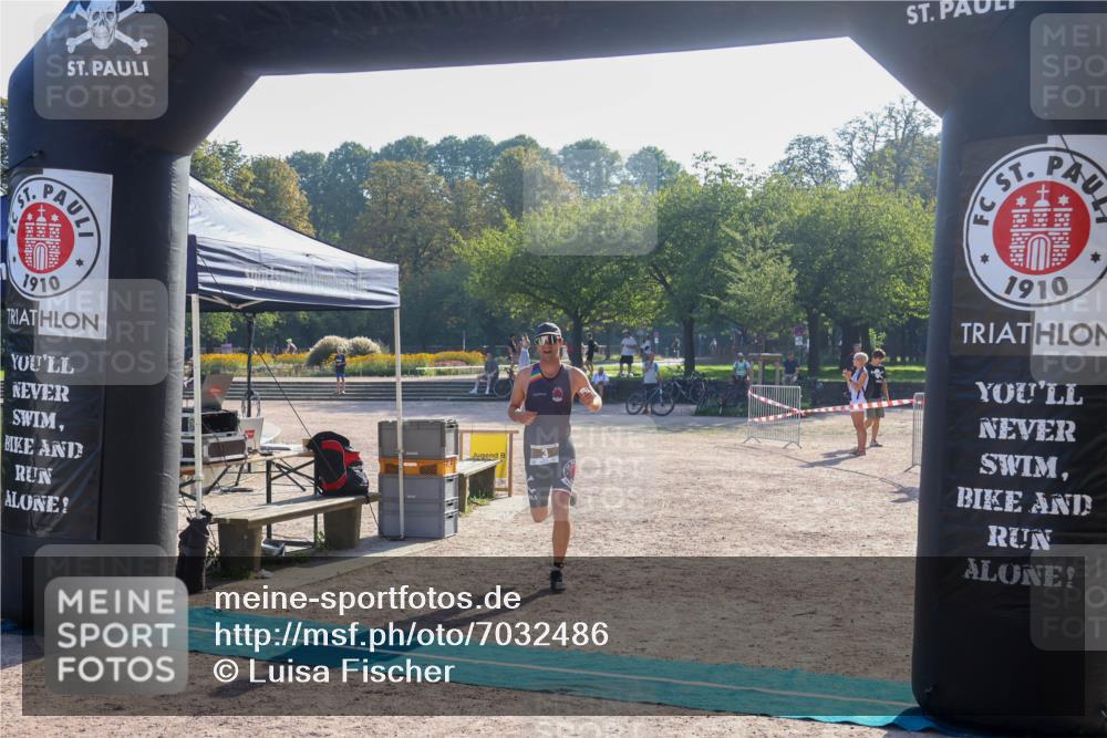 08.09.2024 - Stadtparktriathlon Luisa Fischer http://msf.ph/oto/7032486 08.09.2024 09:51:12 Ziel 3 meine-sportfotos.de
