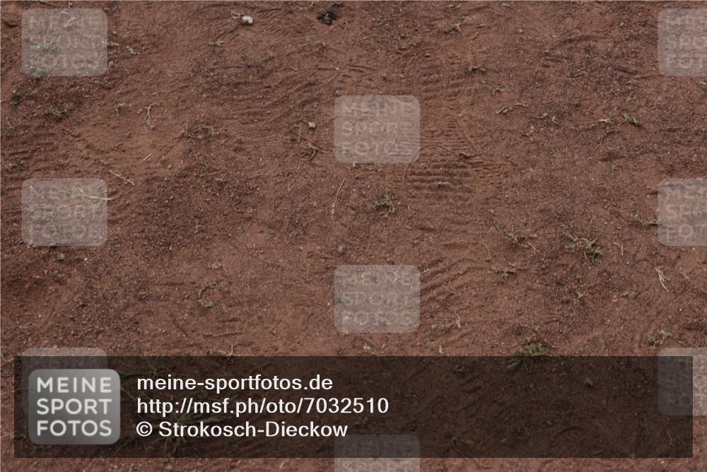 08.09.2024 - Airport Race Strokosch-Dieckow http://msf.ph/oto/7032510 08.09.2024 13:34:22 Ziel 302, 702 meine-sportfotos.de