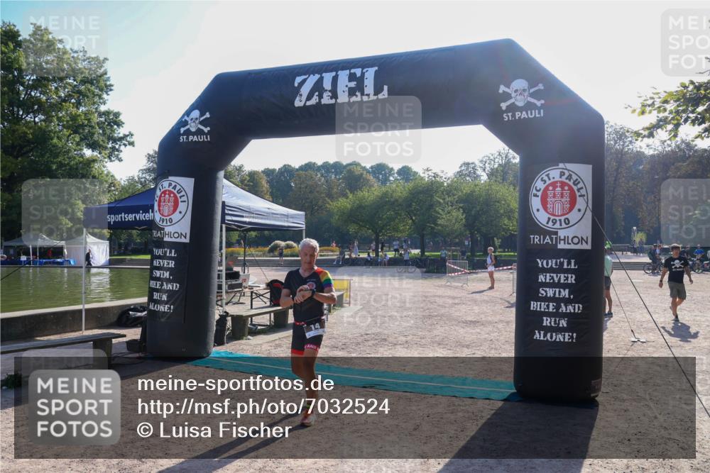 08.09.2024 - Stadtparktriathlon Luisa Fischer http://msf.ph/oto/7032524 08.09.2024 09:51:21 Ziel 14 meine-sportfotos.de