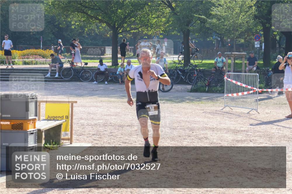 08.09.2024 - Stadtparktriathlon Luisa Fischer http://msf.ph/oto/7032527 08.09.2024 09:51:40 Ziel 58 meine-sportfotos.de