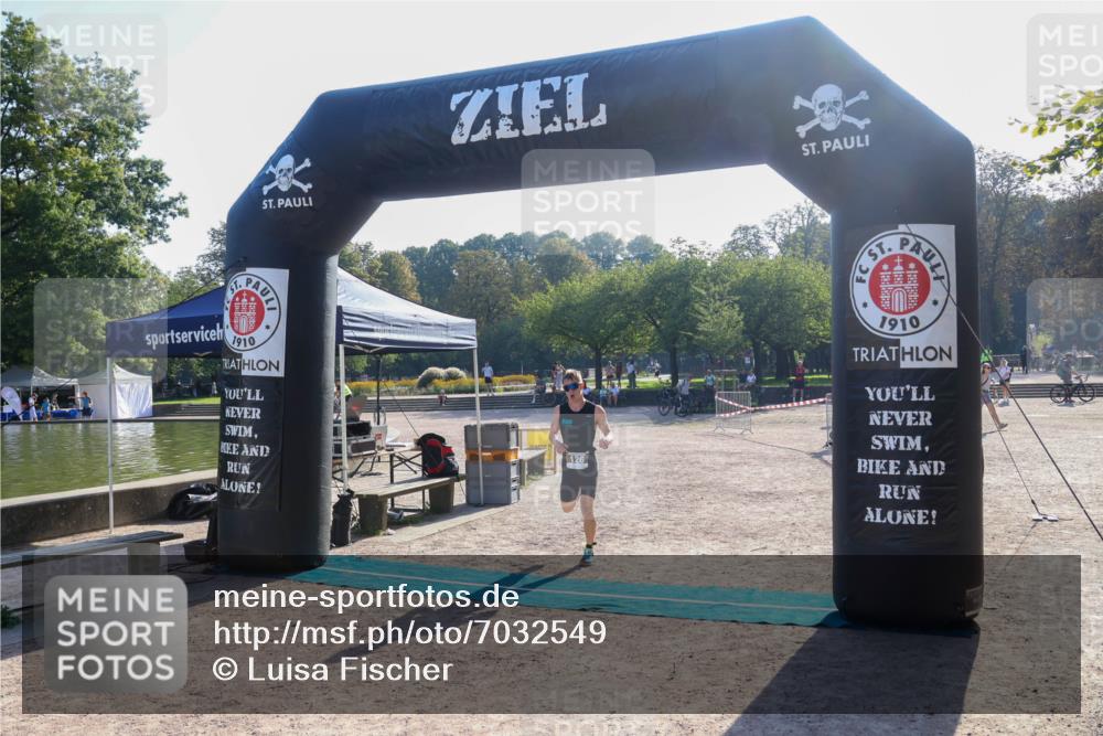 08.09.2024 - Stadtparktriathlon Luisa Fischer http://msf.ph/oto/7032549 08.09.2024 09:52:07 Ziel 126 meine-sportfotos.de