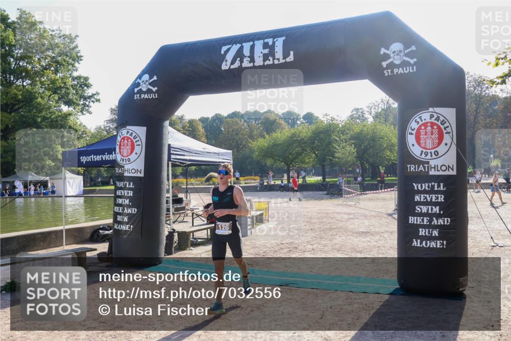 08.09.2024 - Stadtparktriathlon Luisa Fischer http://msf.ph/oto/7032556 08.09.2024 09:52:08 Ziel 126 meine-sportfotos.de