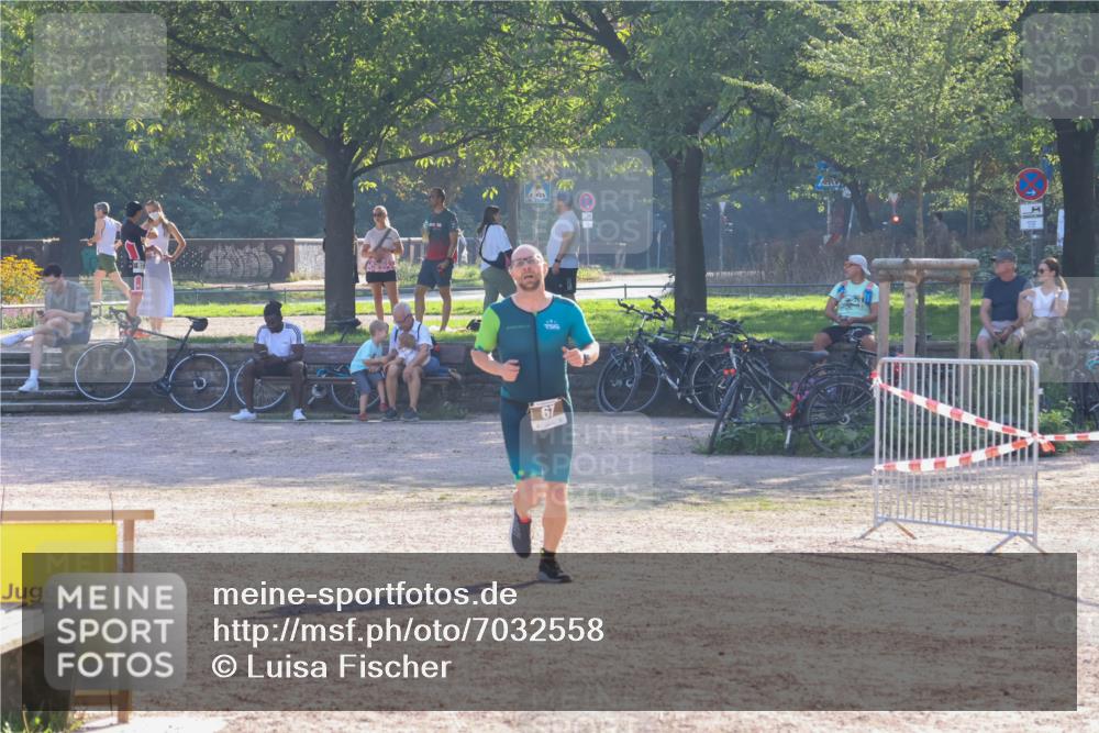 08.09.2024 - Stadtparktriathlon Luisa Fischer http://msf.ph/oto/7032558 08.09.2024 09:52:19 Ziel 67 meine-sportfotos.de