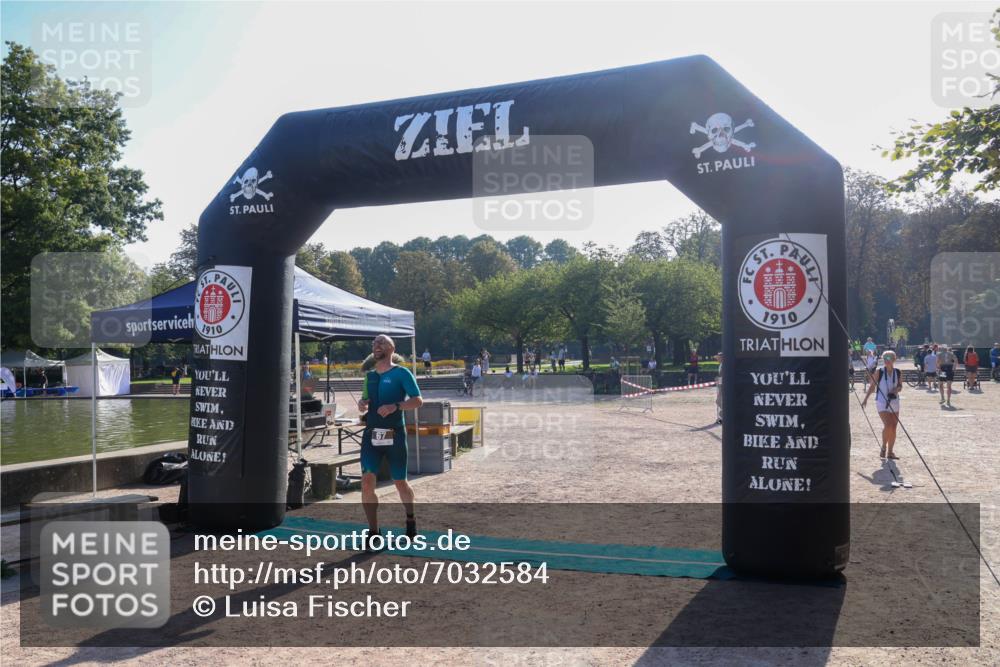 08.09.2024 - Stadtparktriathlon Luisa Fischer http://msf.ph/oto/7032584 08.09.2024 09:52:23 Ziel 67 meine-sportfotos.de