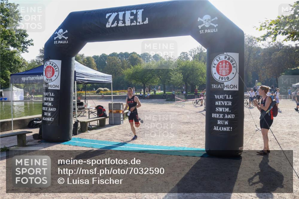 08.09.2024 - Stadtparktriathlon Luisa Fischer http://msf.ph/oto/7032590 08.09.2024 09:52:48 Ziel 110 meine-sportfotos.de