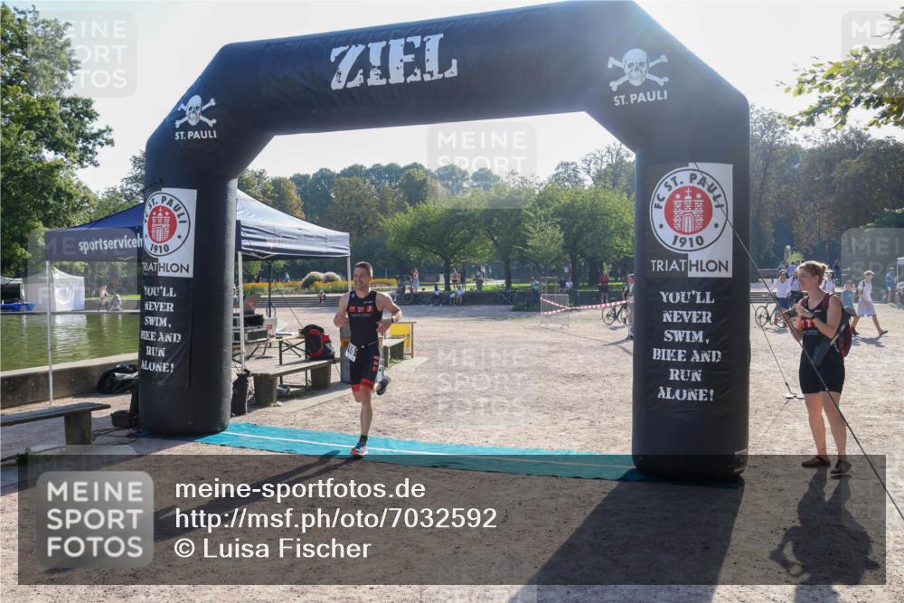 08.09.2024 - Stadtparktriathlon Luisa Fischer http://msf.ph/oto/7032592 08.09.2024 09:52:48 Ziel 110 meine-sportfotos.de