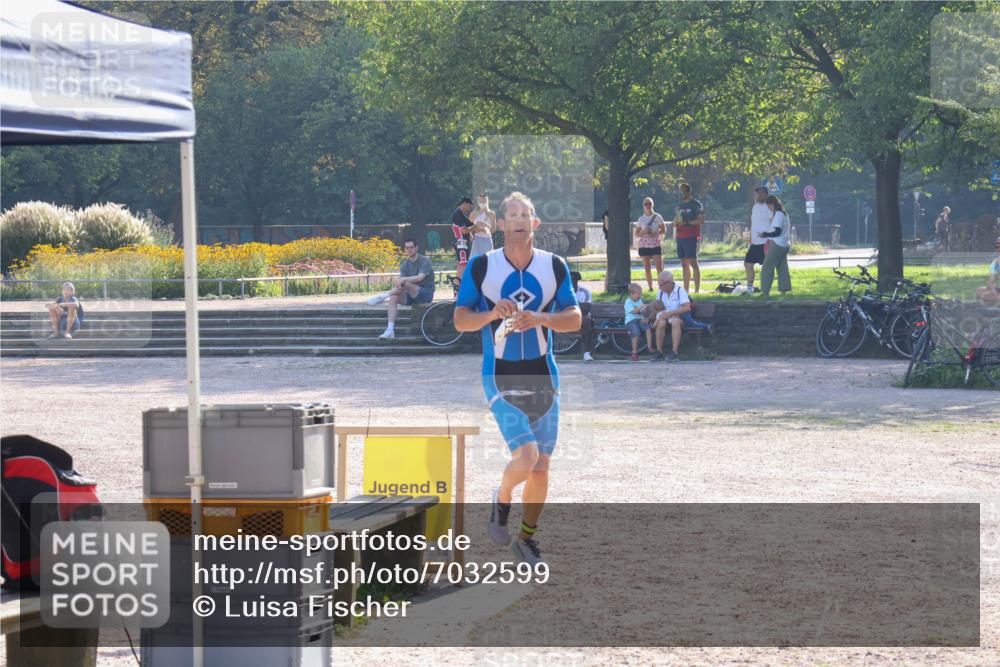 08.09.2024 - Stadtparktriathlon Luisa Fischer http://msf.ph/oto/7032599 08.09.2024 09:52:53 Ziel 91, 102, 110 meine-sportfotos.de