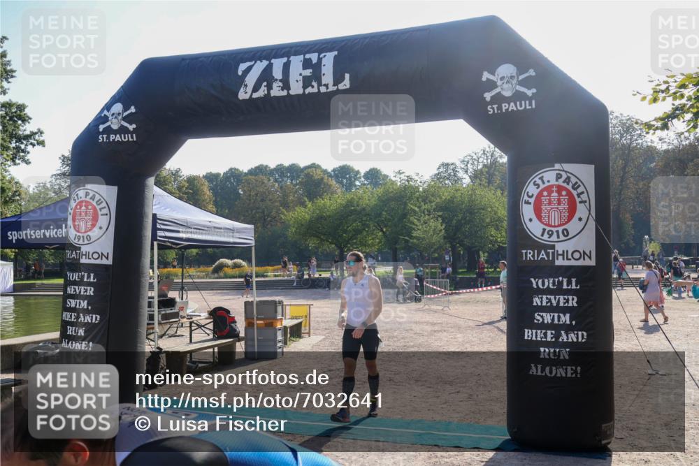 08.09.2024 - Stadtparktriathlon Luisa Fischer http://msf.ph/oto/7032641 08.09.2024 09:53:06 Ziel 122 meine-sportfotos.de