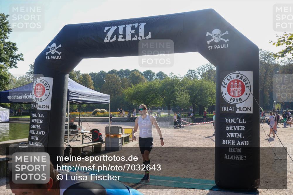 08.09.2024 - Stadtparktriathlon Luisa Fischer http://msf.ph/oto/7032643 08.09.2024 09:53:06 Ziel 122 meine-sportfotos.de