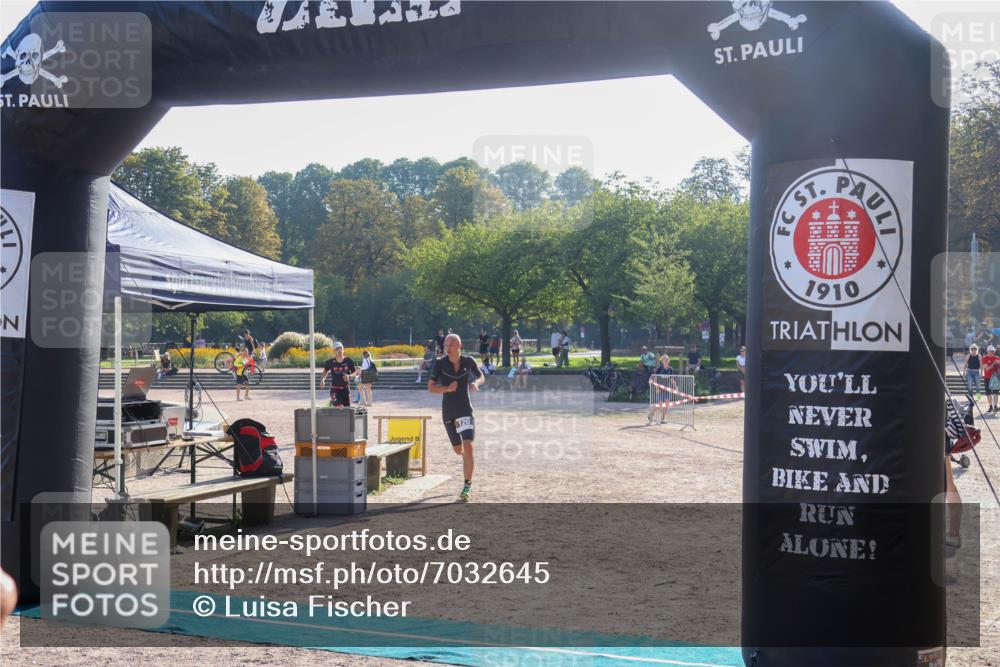 08.09.2024 - Stadtparktriathlon Luisa Fischer http://msf.ph/oto/7032645 08.09.2024 09:53:12 Ziel 120, 122, 158 meine-sportfotos.de