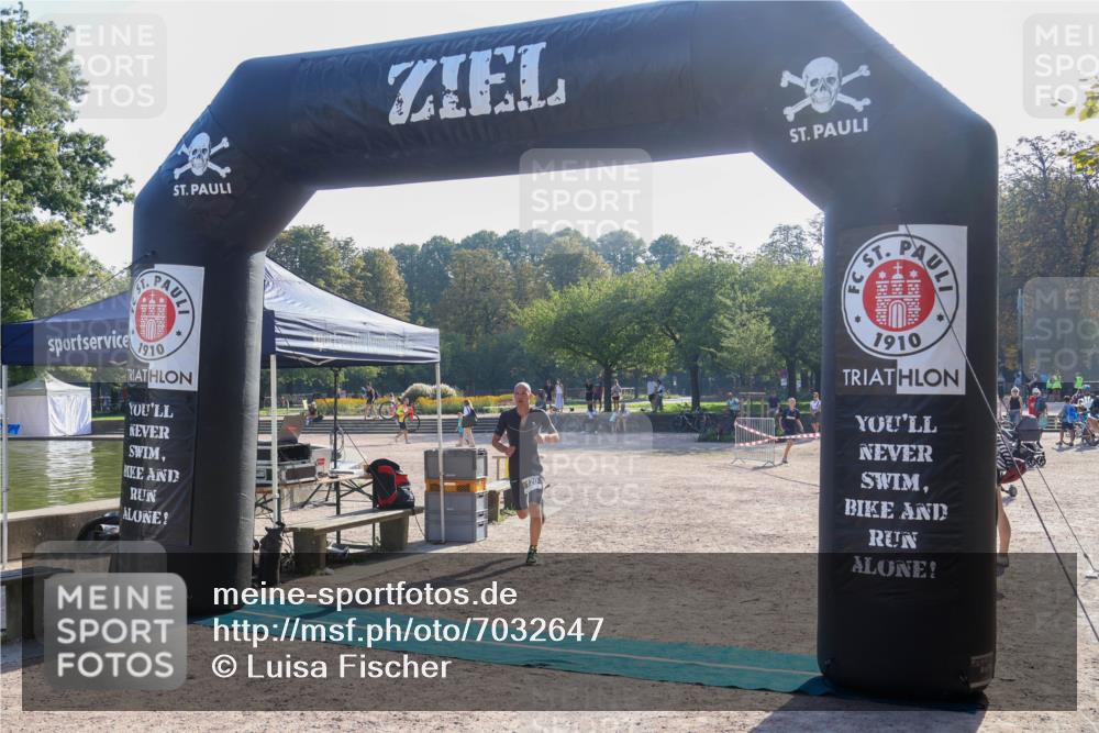 08.09.2024 - Stadtparktriathlon Luisa Fischer http://msf.ph/oto/7032647 08.09.2024 09:53:13 Ziel 120, 122, 158 meine-sportfotos.de