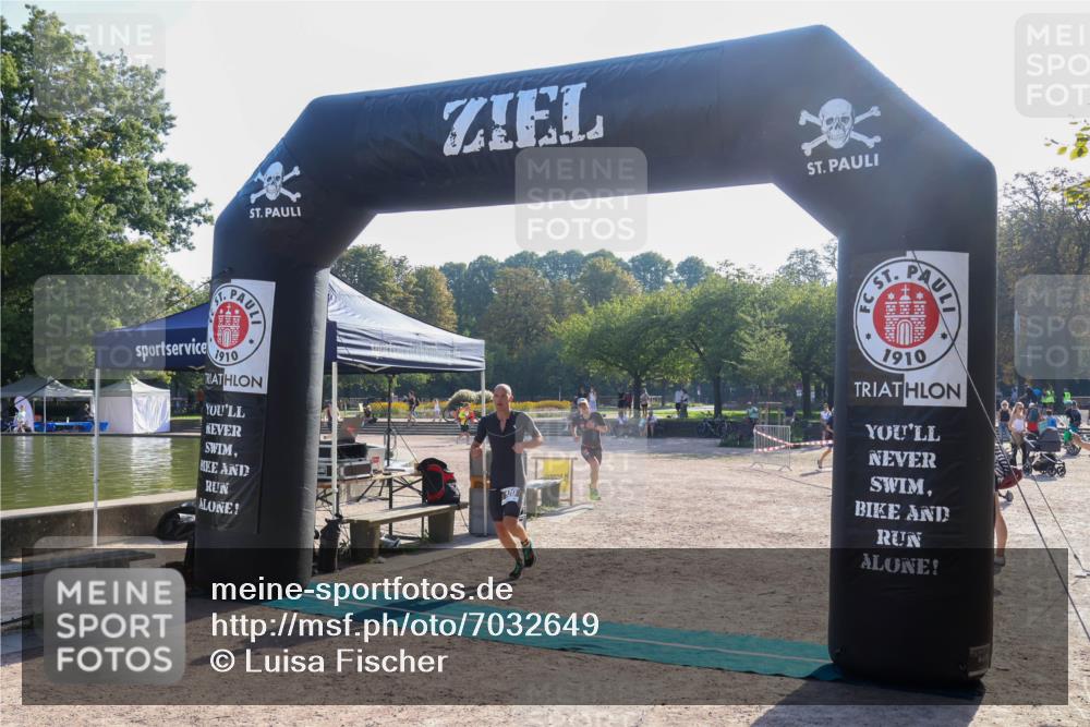 08.09.2024 - Stadtparktriathlon Luisa Fischer http://msf.ph/oto/7032649 08.09.2024 09:53:13 Ziel 120, 122, 158 meine-sportfotos.de