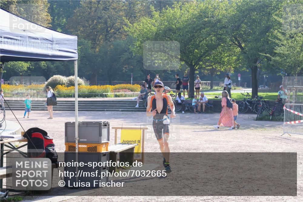 08.09.2024 - Stadtparktriathlon Luisa Fischer http://msf.ph/oto/7032665 08.09.2024 09:53:19 Ziel 106, 120, 158 meine-sportfotos.de