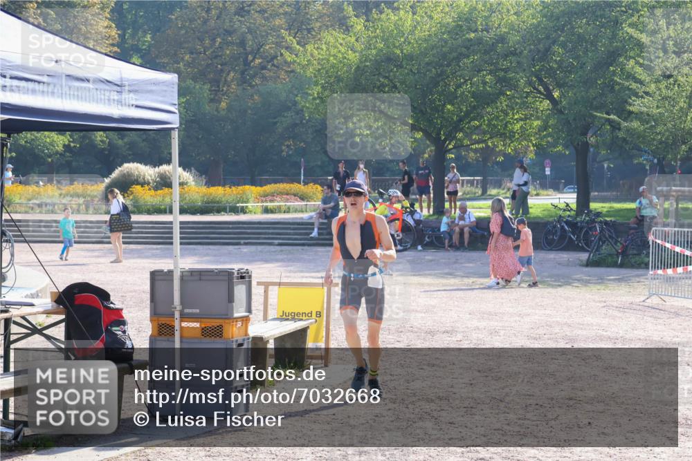 08.09.2024 - Stadtparktriathlon Luisa Fischer http://msf.ph/oto/7032668 08.09.2024 09:53:19 Ziel 106, 120, 158 meine-sportfotos.de