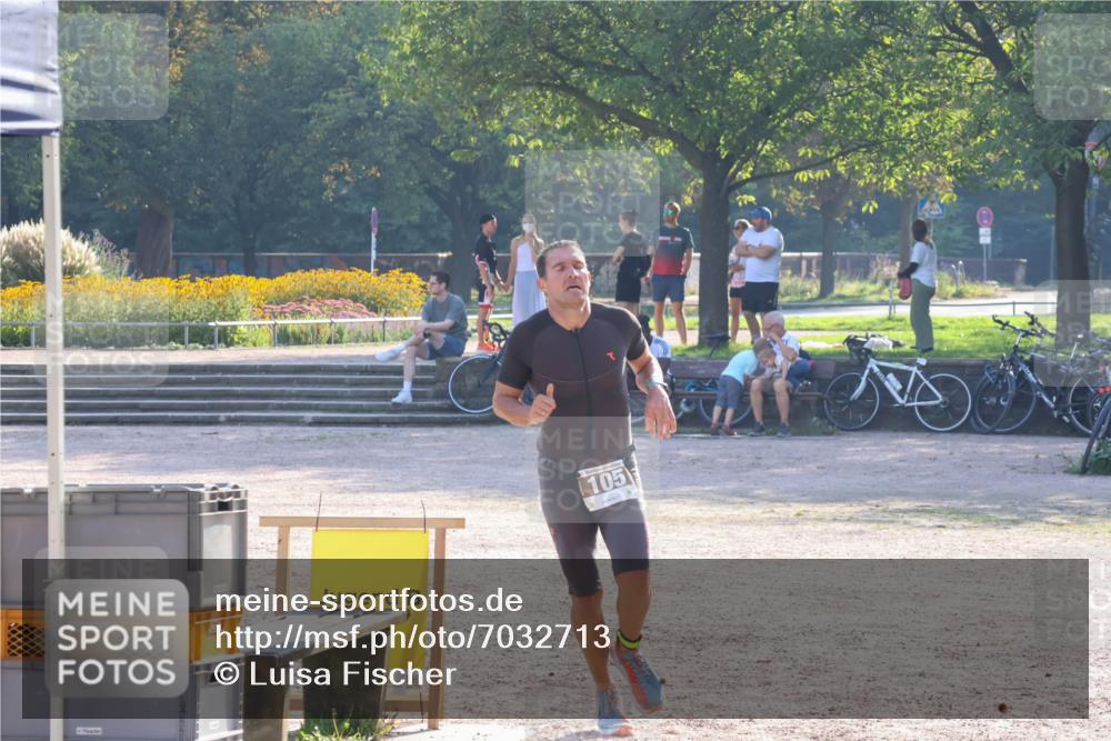 08.09.2024 - Stadtparktriathlon Luisa Fischer http://msf.ph/oto/7032713 08.09.2024 09:54:10 Ziel 105 meine-sportfotos.de
