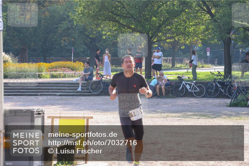 08.09.2024 - Stadtparktriathlon Luisa Fischer http://msf.ph/oto/7032716 08.09.2024 09:54:10 Ziel 105 meine-sportfotos.de