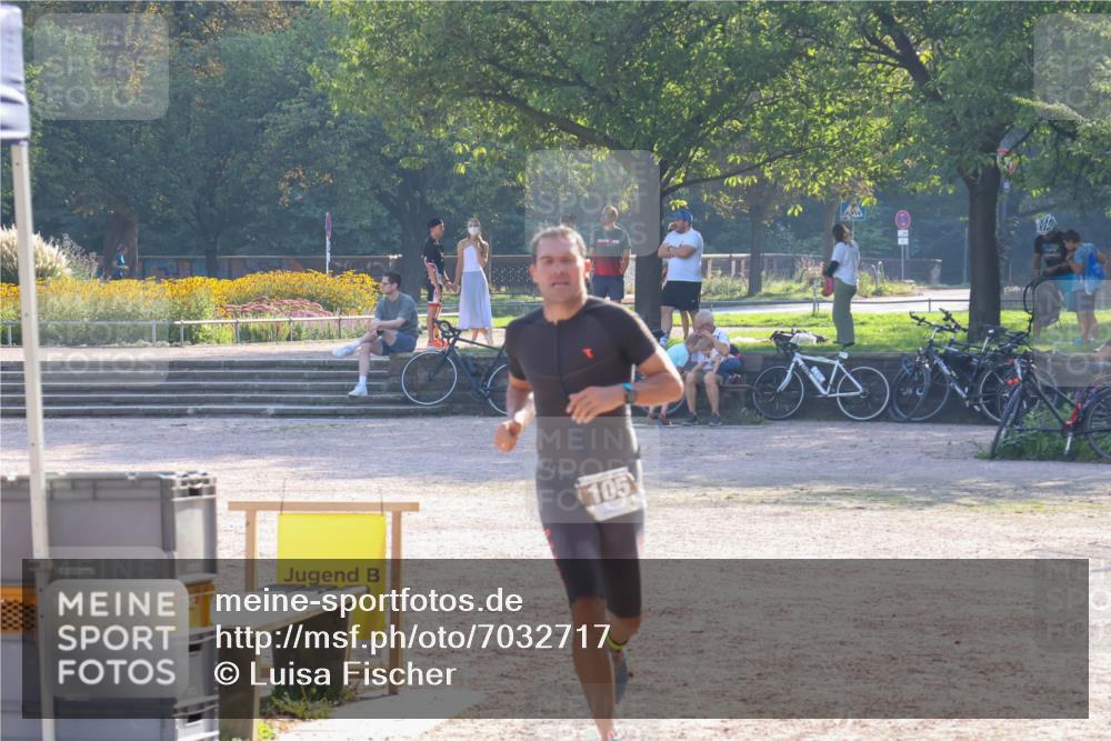08.09.2024 - Stadtparktriathlon Luisa Fischer http://msf.ph/oto/7032717 08.09.2024 09:54:10 Ziel 105 meine-sportfotos.de