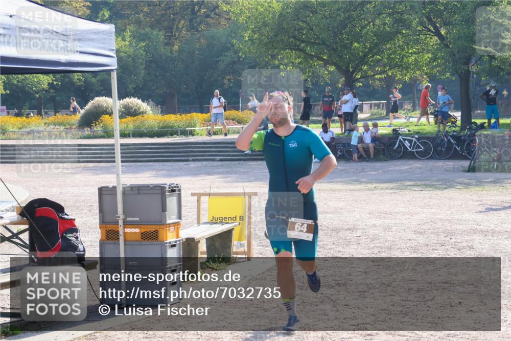 08.09.2024 - Stadtparktriathlon Luisa Fischer http://msf.ph/oto/7032735 08.09.2024 09:54:39 Ziel 64 meine-sportfotos.de