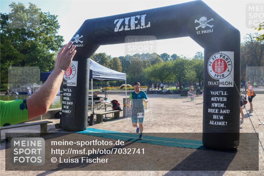 08.09.2024 - Stadtparktriathlon Luisa Fischer http://msf.ph/oto/7032741 08.09.2024 09:54:40 Ziel 64 meine-sportfotos.de