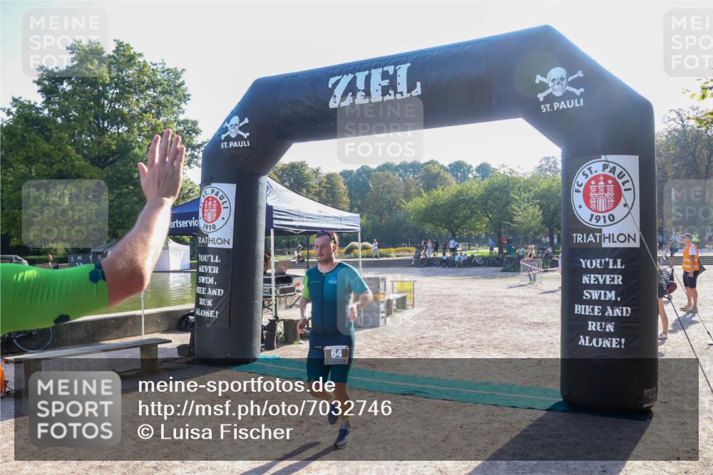 08.09.2024 - Stadtparktriathlon Luisa Fischer http://msf.ph/oto/7032746 08.09.2024 09:54:41 Ziel 64 meine-sportfotos.de