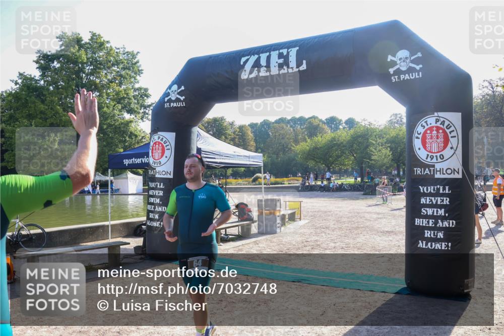 08.09.2024 - Stadtparktriathlon Luisa Fischer http://msf.ph/oto/7032748 08.09.2024 09:54:42 Ziel 64 meine-sportfotos.de