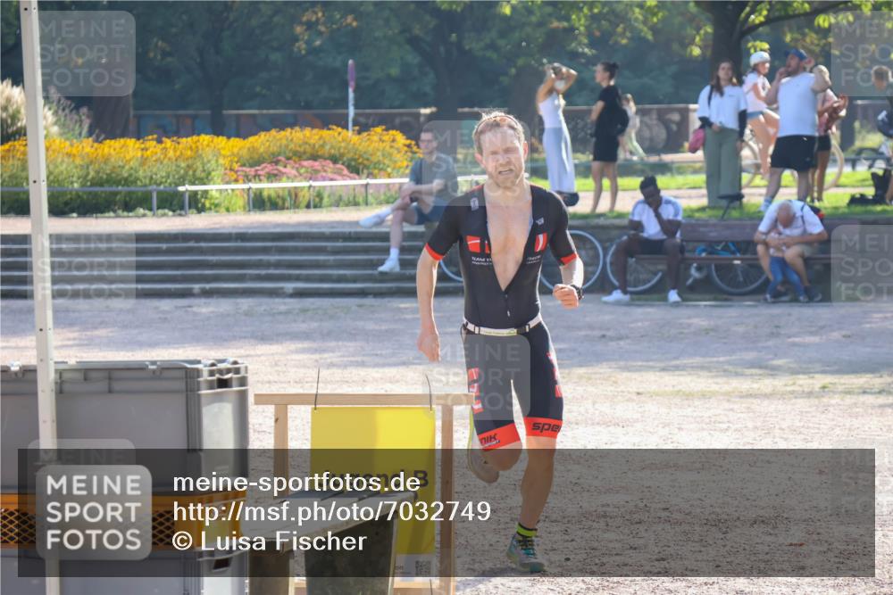 08.09.2024 - Stadtparktriathlon Luisa Fischer http://msf.ph/oto/7032749 08.09.2024 09:55:24 Ziel 107 meine-sportfotos.de