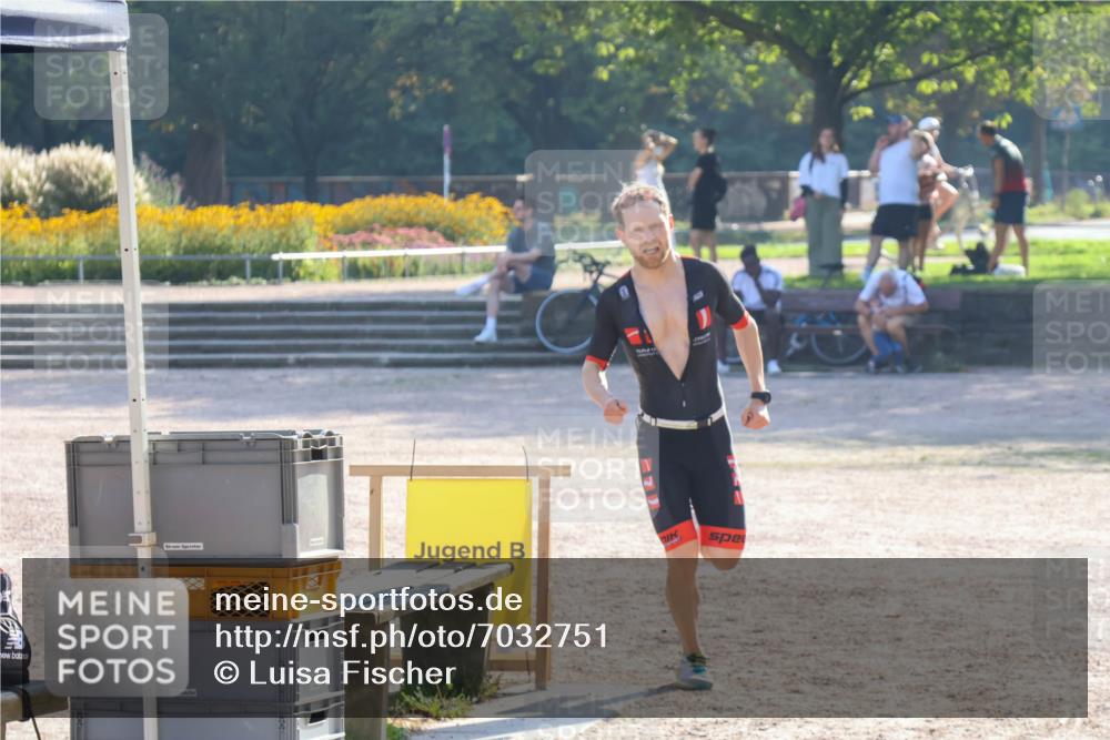 08.09.2024 - Stadtparktriathlon Luisa Fischer http://msf.ph/oto/7032751 08.09.2024 09:55:25 Ziel 107 meine-sportfotos.de