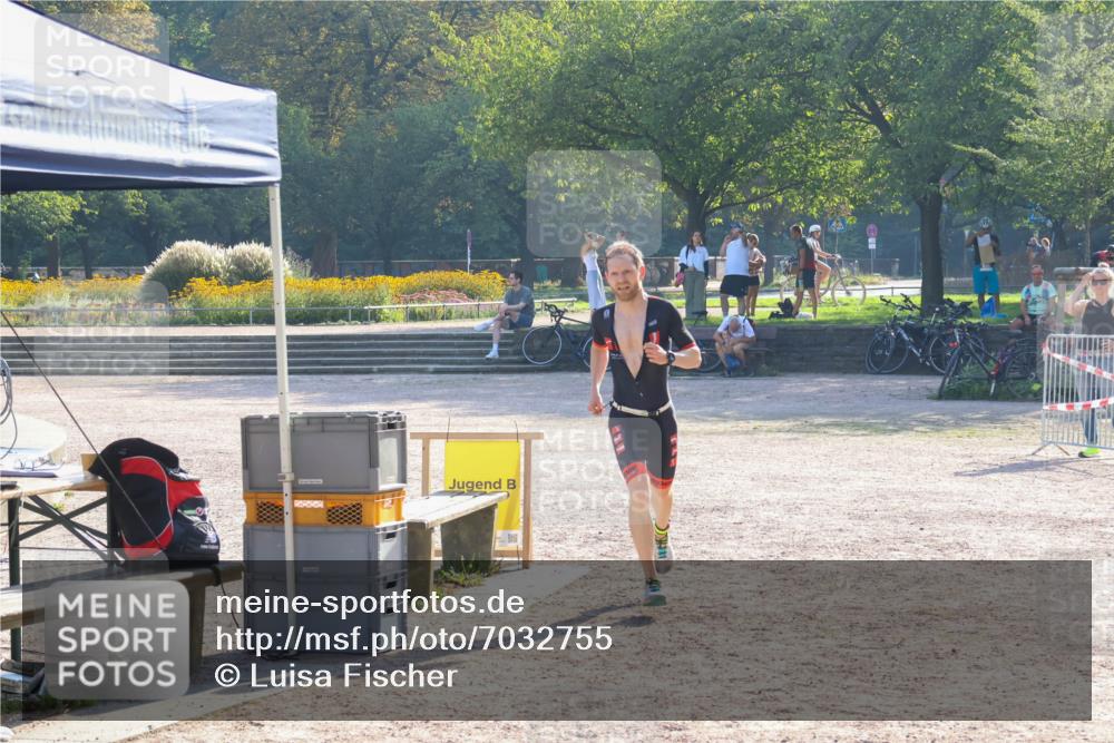 08.09.2024 - Stadtparktriathlon Luisa Fischer http://msf.ph/oto/7032755 08.09.2024 09:55:25 Ziel 107 meine-sportfotos.de
