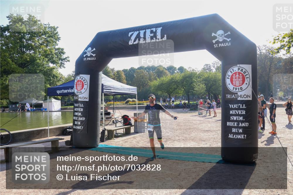 08.09.2024 - Stadtparktriathlon Luisa Fischer http://msf.ph/oto/7032828 08.09.2024 09:56:04 Ziel 115 meine-sportfotos.de