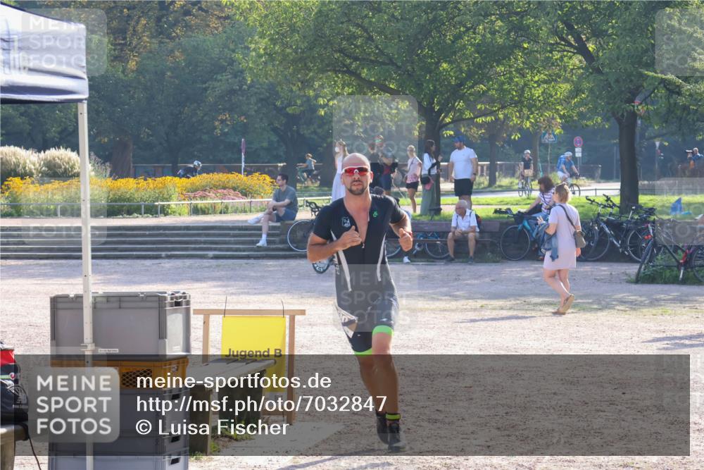 08.09.2024 - Stadtparktriathlon Luisa Fischer http://msf.ph/oto/7032847 08.09.2024 09:56:13 Ziel 90 meine-sportfotos.de