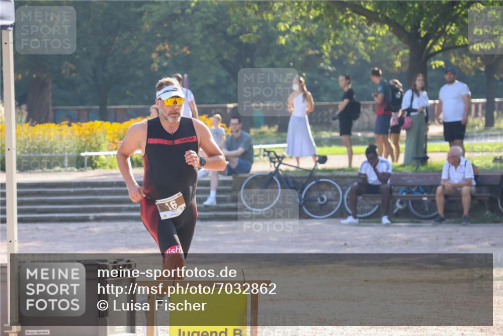 08.09.2024 - Stadtparktriathlon Luisa Fischer http://msf.ph/oto/7032862 08.09.2024 09:56:28 Ziel 16 meine-sportfotos.de