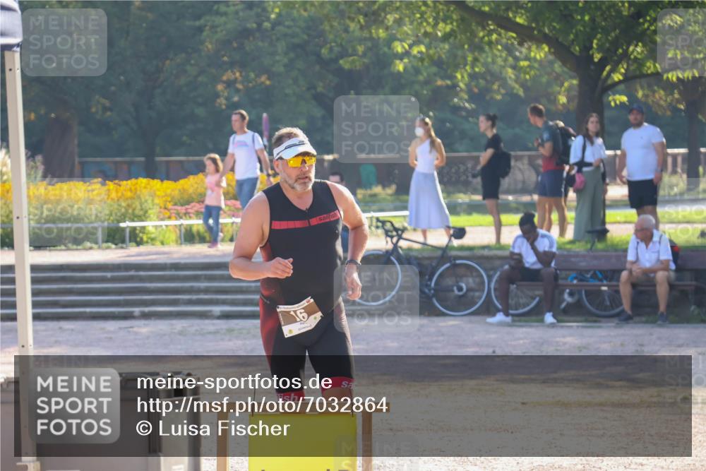 08.09.2024 - Stadtparktriathlon Luisa Fischer http://msf.ph/oto/7032864 08.09.2024 09:56:29 Ziel 16 meine-sportfotos.de