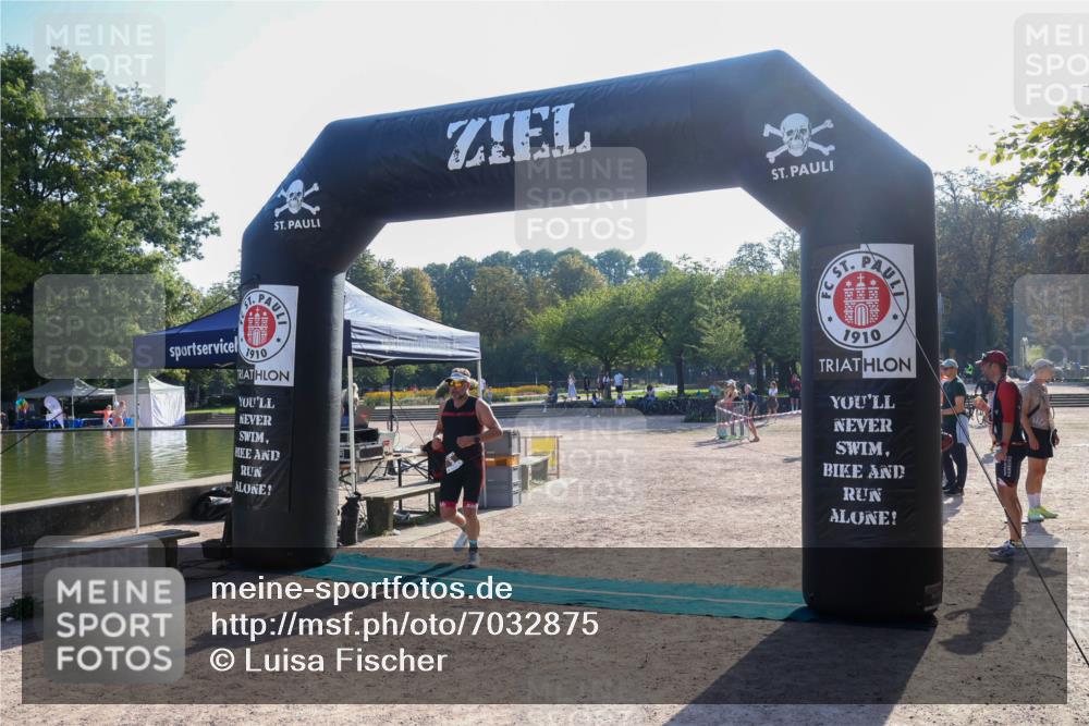 08.09.2024 - Stadtparktriathlon Luisa Fischer http://msf.ph/oto/7032875 08.09.2024 09:56:32 Ziel 16 meine-sportfotos.de