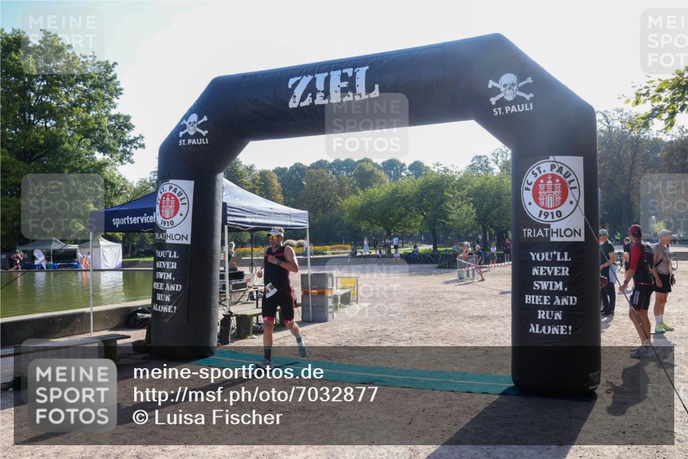 08.09.2024 - Stadtparktriathlon Luisa Fischer http://msf.ph/oto/7032877 08.09.2024 09:56:32 Ziel 16 meine-sportfotos.de