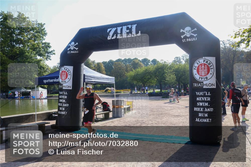 08.09.2024 - Stadtparktriathlon Luisa Fischer http://msf.ph/oto/7032880 08.09.2024 09:56:33 Ziel 16 meine-sportfotos.de