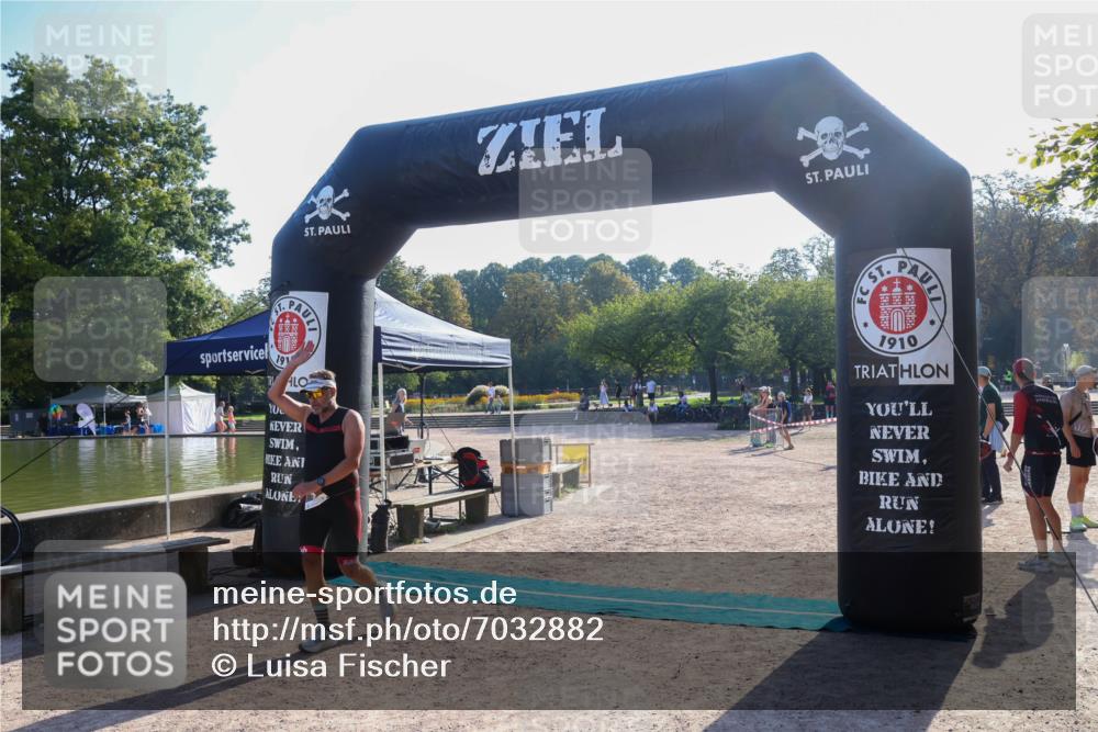 08.09.2024 - Stadtparktriathlon Luisa Fischer http://msf.ph/oto/7032882 08.09.2024 09:56:33 Ziel 16 meine-sportfotos.de