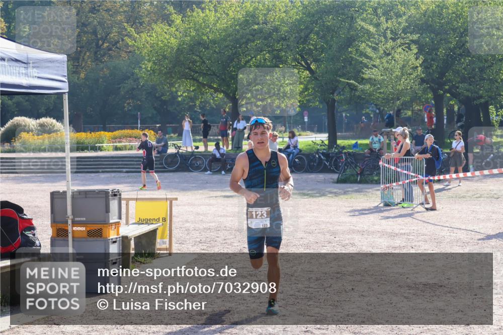 08.09.2024 - Stadtparktriathlon Luisa Fischer http://msf.ph/oto/7032908 08.09.2024 09:56:47 Ziel 98, 123 meine-sportfotos.de