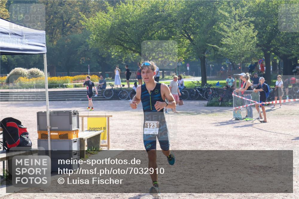 08.09.2024 - Stadtparktriathlon Luisa Fischer http://msf.ph/oto/7032910 08.09.2024 09:56:48 Ziel 98, 123 meine-sportfotos.de