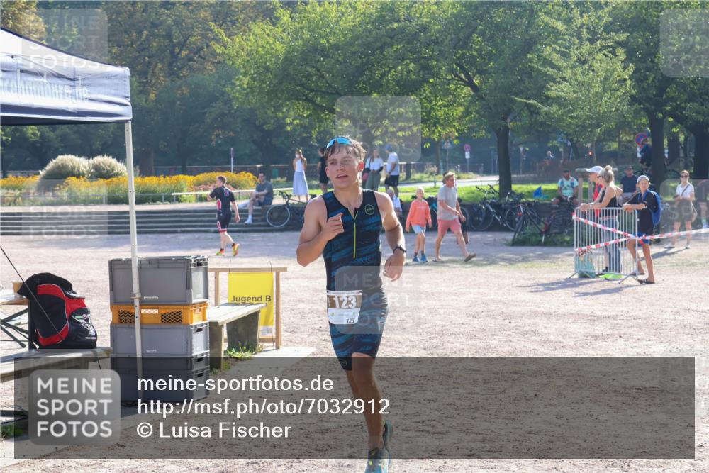 08.09.2024 - Stadtparktriathlon Luisa Fischer http://msf.ph/oto/7032912 08.09.2024 09:56:48 Ziel 98, 123 meine-sportfotos.de