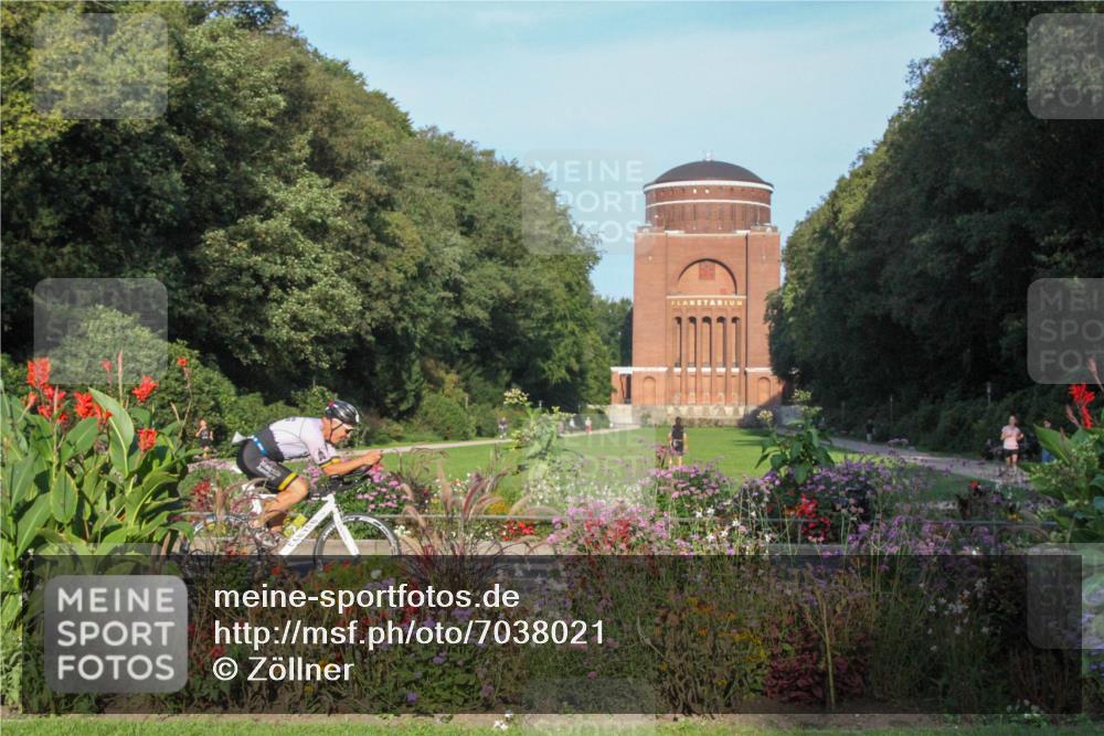 08.09.2024 - Stadtparktriathlon Zöllner http://msf.ph/oto/7038021 08.09.2024 08:53:26 Radfahren 60, 67 meine-sportfotos.de