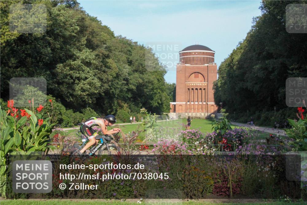 08.09.2024 - Stadtparktriathlon Zöllner http://msf.ph/oto/7038045 08.09.2024 08:54:14 Radfahren 64, 69 meine-sportfotos.de