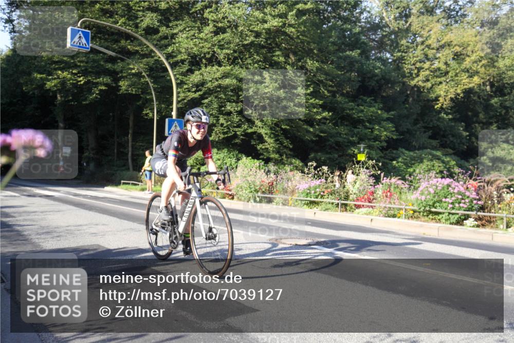 08.09.2024 - Stadtparktriathlon Zöllner http://msf.ph/oto/7039127 08.09.2024 09:11:48 Radfahren 4, 11, 45, 124, 138, 140, 144 meine-sportfotos.de