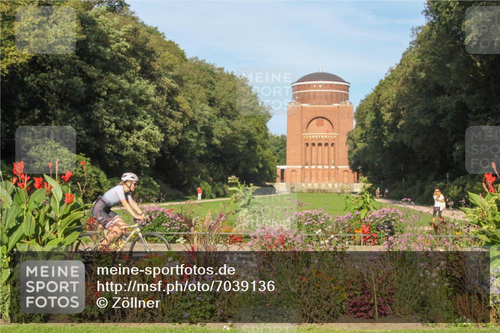 08.09.2024 - Stadtparktriathlon Zöllner http://msf.ph/oto/7039136 08.09.2024 09:21:11 Radfahren 3, 14, 52, 166 meine-sportfotos.de