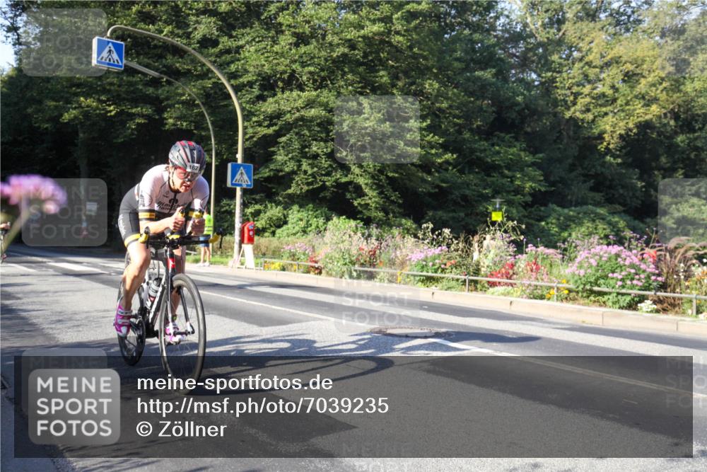 08.09.2024 - Stadtparktriathlon Zöllner http://msf.ph/oto/7039235 08.09.2024 09:14:19 Radfahren 39, 51, 62, 77, 91, 102, 105, 143, 158, 162, 166 meine-sportfotos.de
