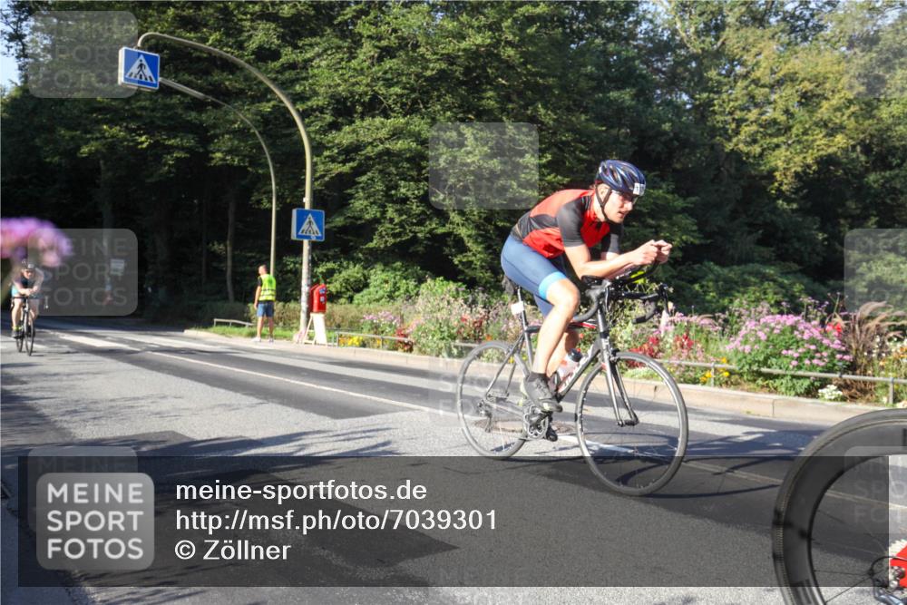 08.09.2024 - Stadtparktriathlon Zöllner http://msf.ph/oto/7039301 08.09.2024 09:15:42 Radfahren 26, 37, 109, 113 meine-sportfotos.de
