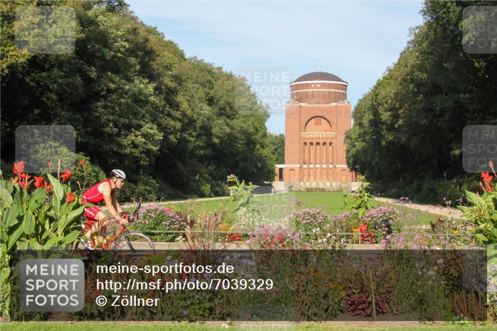 08.09.2024 - Stadtparktriathlon Zöllner http://msf.ph/oto/7039329 08.09.2024 09:27:15 Radfahren 2 meine-sportfotos.de