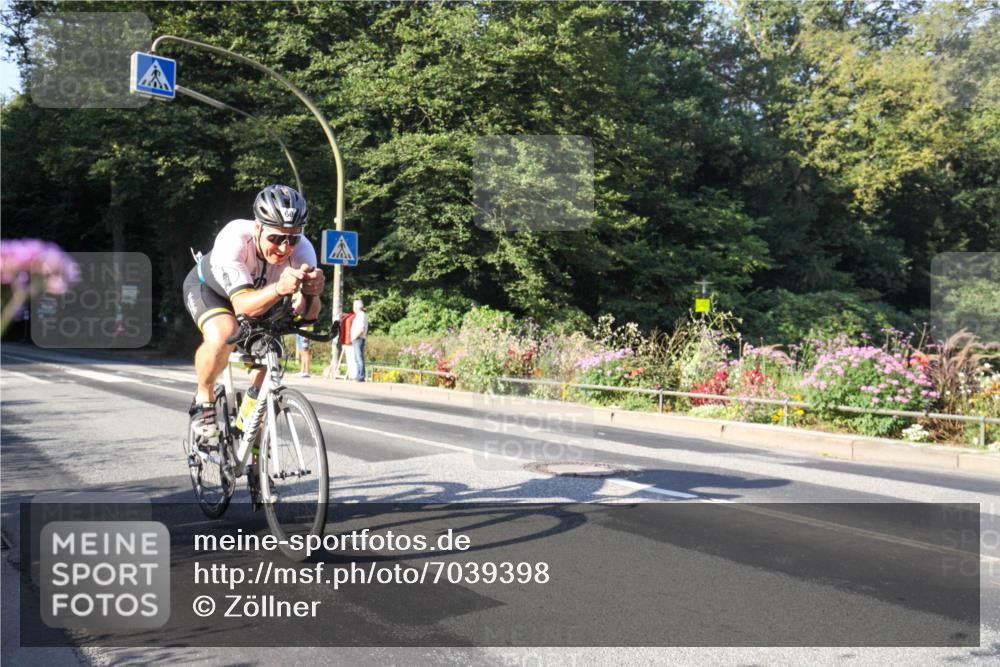 08.09.2024 - Stadtparktriathlon Zöllner http://msf.ph/oto/7039398 08.09.2024 09:18:16 Radfahren 60, 61, 144 meine-sportfotos.de