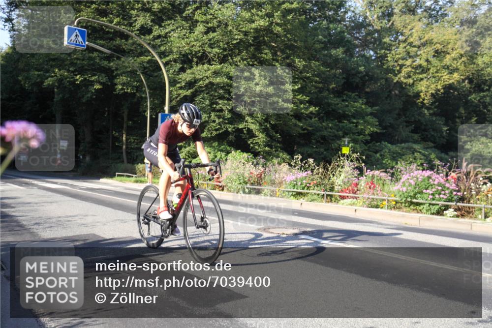 08.09.2024 - Stadtparktriathlon Zöllner http://msf.ph/oto/7039400 08.09.2024 09:18:18 Radfahren 60, 61, 140, 144 meine-sportfotos.de